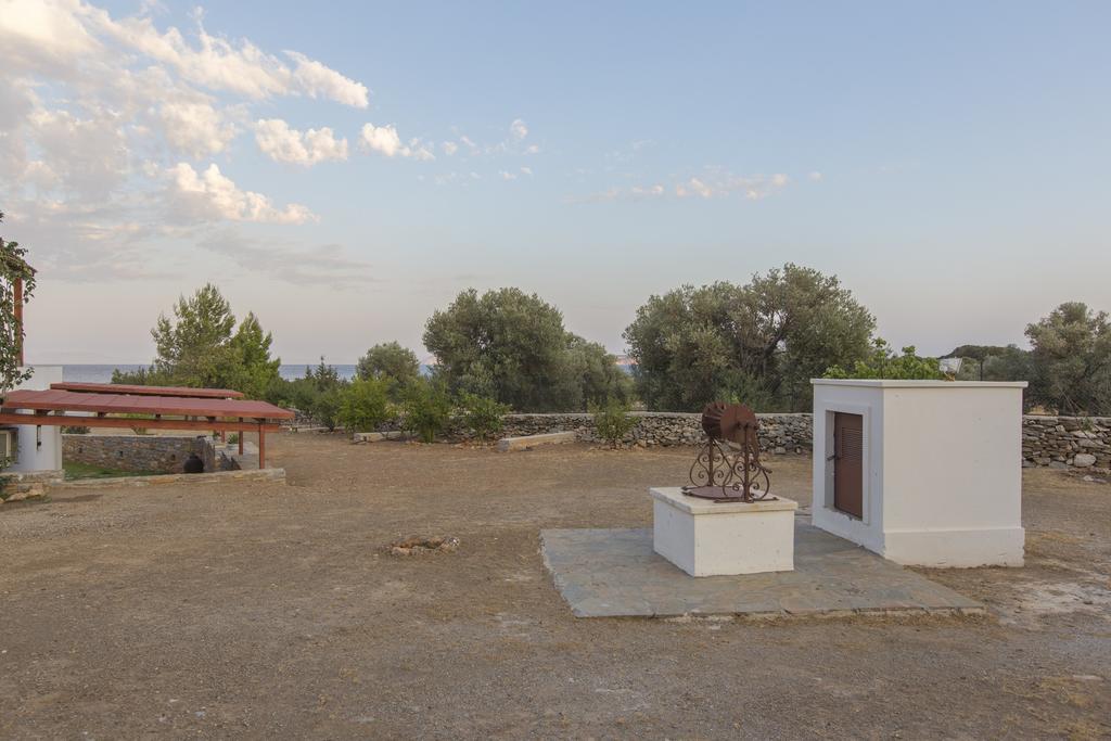 Theonis Villas Moutsouna Exterior photo