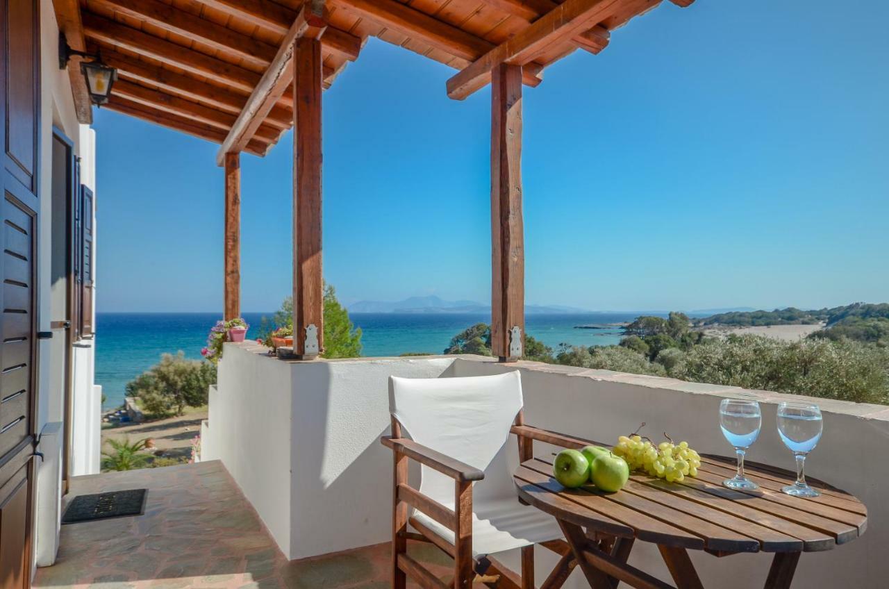 Theonis Villas Moutsouna Exterior photo