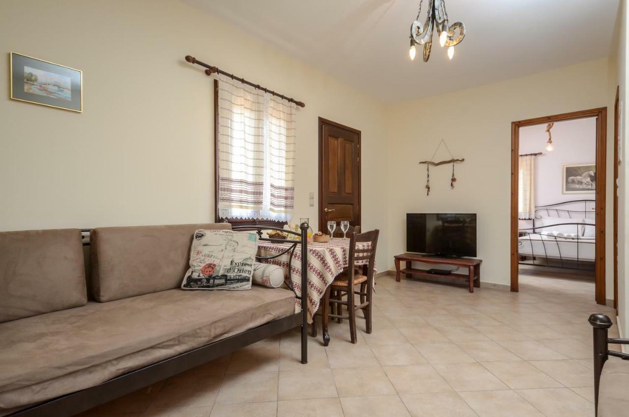 Theonis Villas Moutsouna Exterior photo