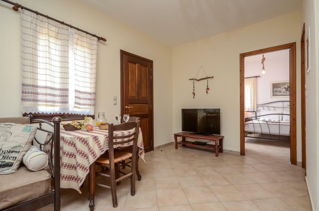 Theonis Villas Moutsouna Exterior photo