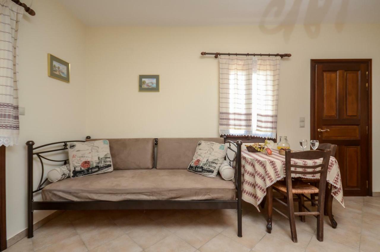 Theonis Villas Moutsouna Exterior photo