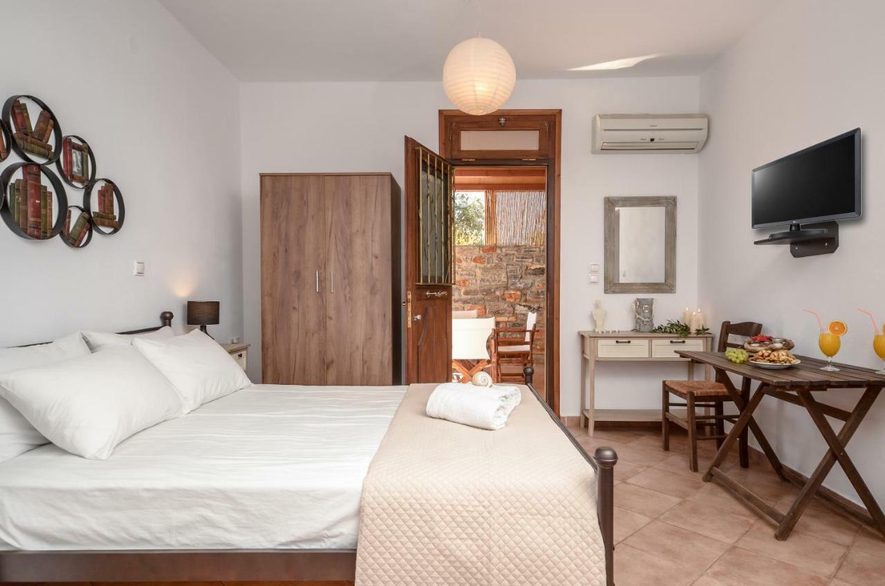Theonis Villas Moutsouna Exterior photo